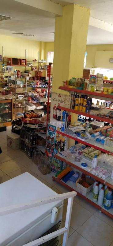 Alquiler local comercial con negocio en activo