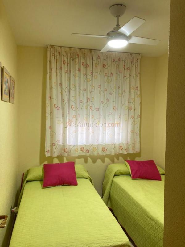 Alquilo apartamento en primera linea de playa.