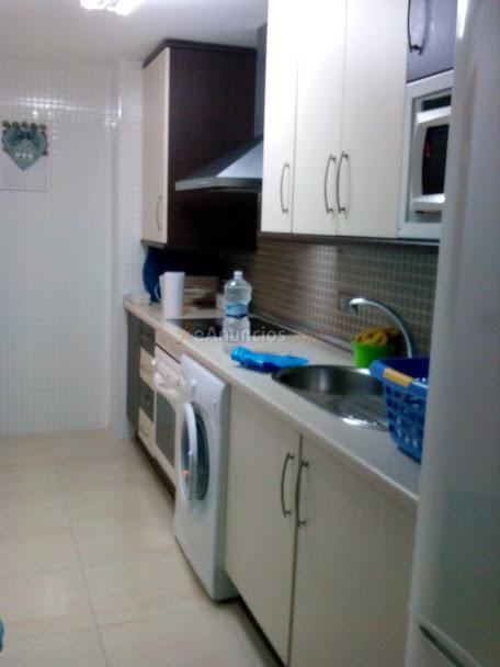 Alquilo apartamento en primera linea de playa.