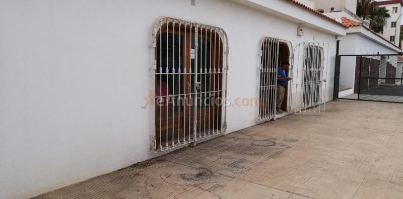 Oferta inmueble (local) en parque de la reina, arona