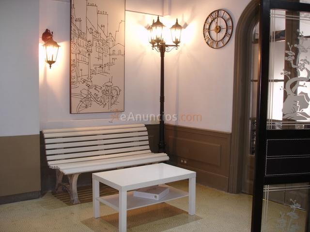 Habitación con balcon luminosa en barcelona