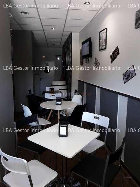 Cafetería totalmente montada.