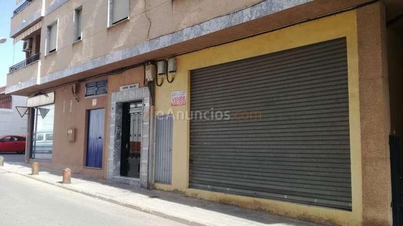 Local comercial a pie de calle.