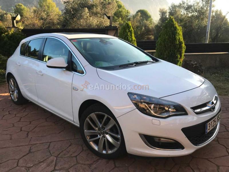 Opel Astra Sedan ESSENCE 