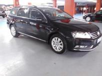 Volkswagen Passat Variant blue 