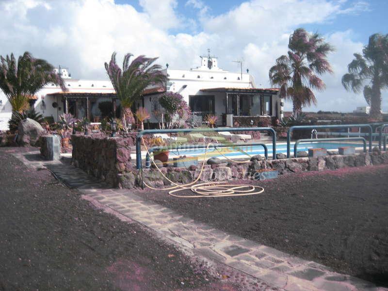 (Ref.139001) Una casa única con más de 28,000m2 de terreno con impresionantes vistas al mar y la montaña