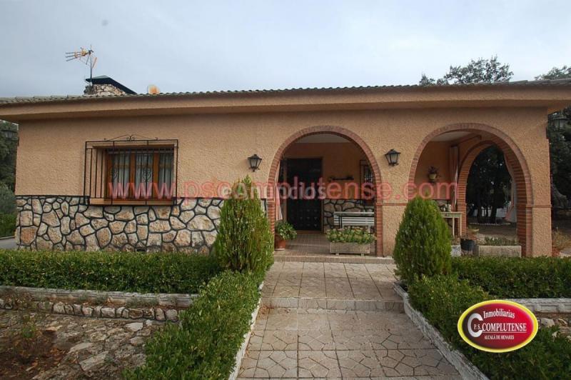 Adosado en venta en  Hontoba