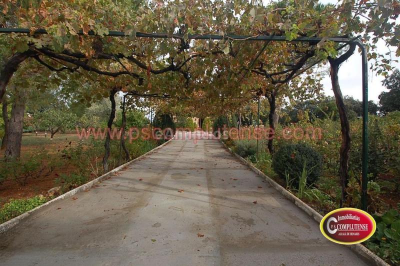 Adosado en venta en  Hontoba