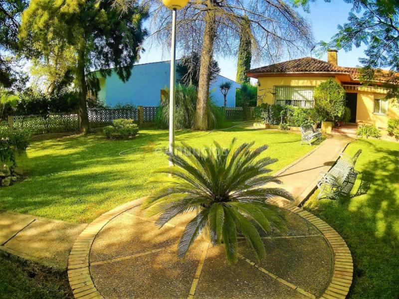 Adosado en venta en  Loreto, Espartinas