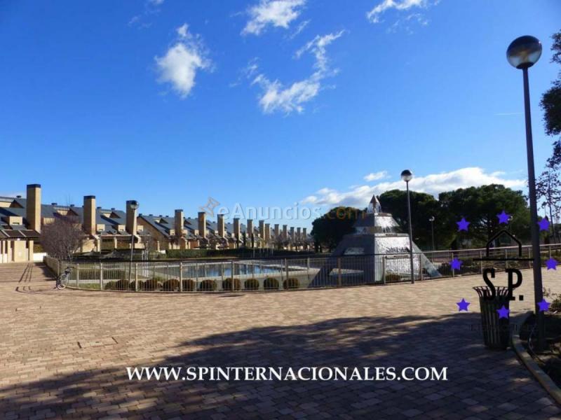 Adosado en venta en  Zona Prado de Somosaguas - La Finca, Pozuelo de Alarcón