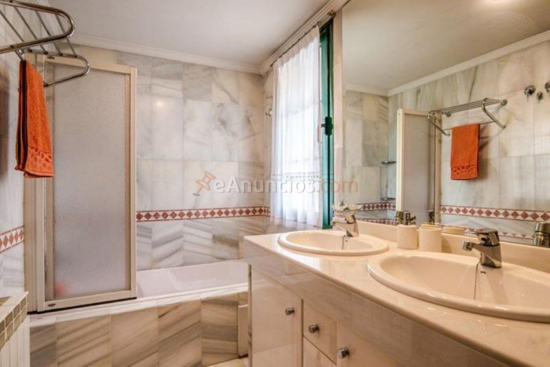 Casa en venta en Calle Doctor López Font, Granada, Figares - San Antón, Granada