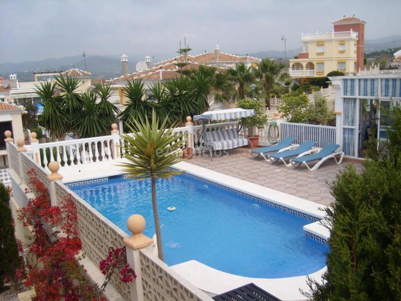 Adosado en venta en  Almayate Bajo