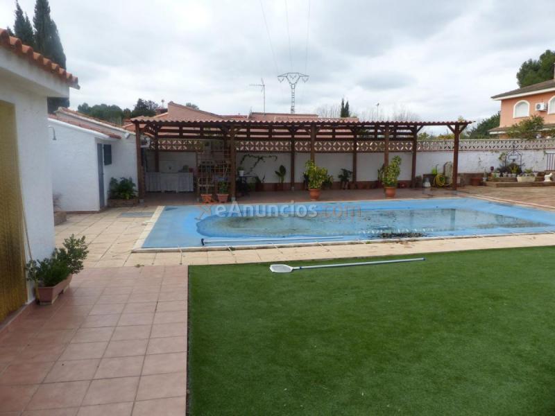 Adosado en venta en  Riba-Roja de Túria