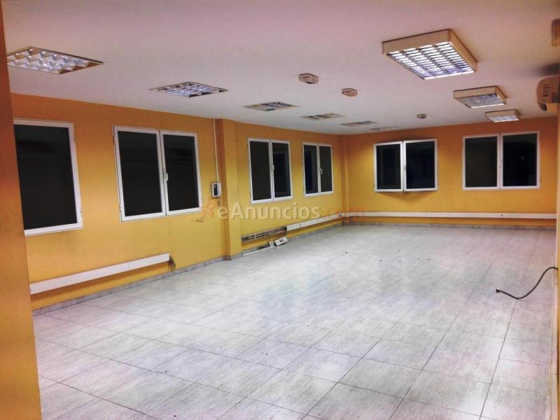 Edificio en venta en  Villa de Vallecas, Madrid