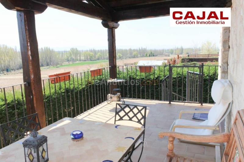 Adosado en venta en  Grajera