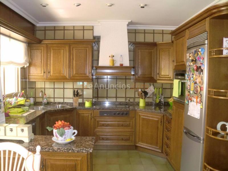 Apartamento en venta en Avenida Lamo Espinosa, Requena