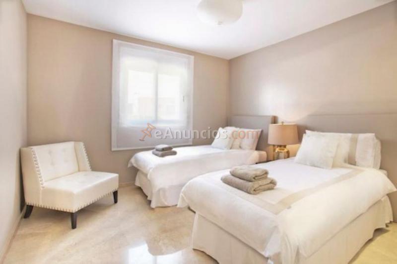 Apartamento en venta en Calle Auriga, Nueva Andalucía, Marbella