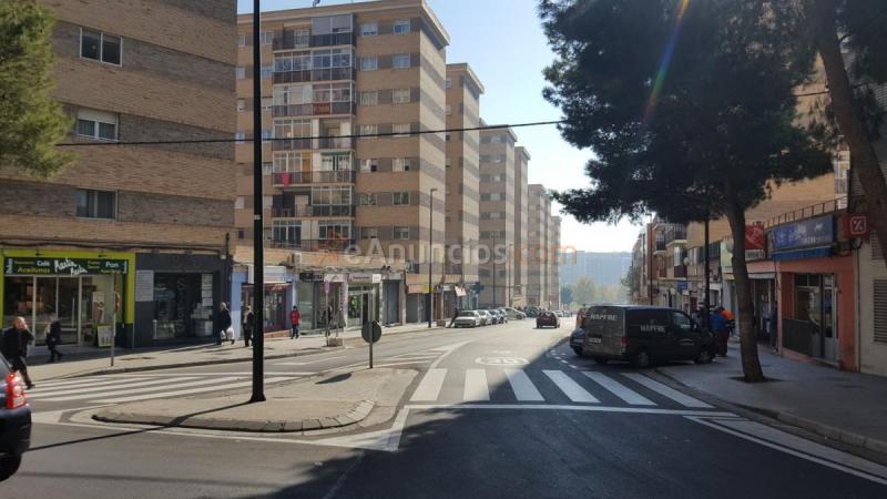 Local Comercial en alquiler en Calle Zafiro, Torrero - La Paz, Zaragoza
