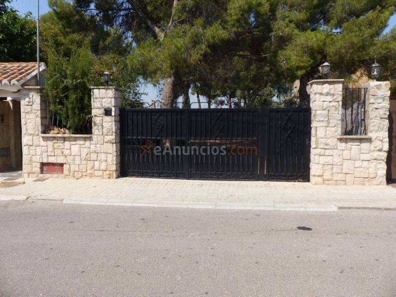 Adosado en venta en  Los Pinares-La Masía, Bétera