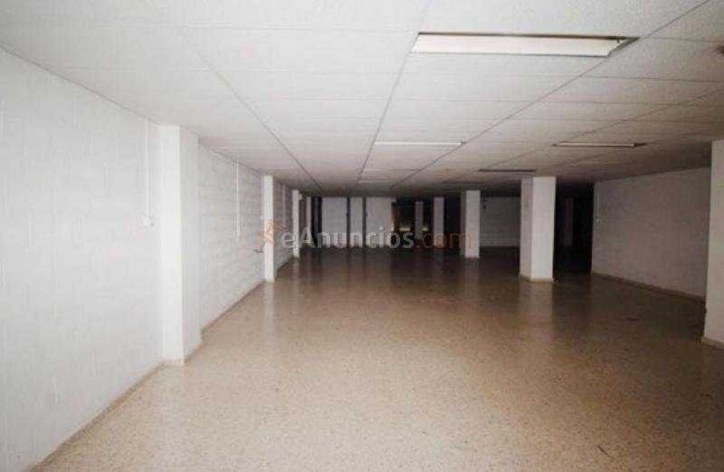 Edificio en venta en  SALVADOR DALI, POL. INDUSTRIAL LA PAÑOLETA, Capuchinos, Vélez-Malaga