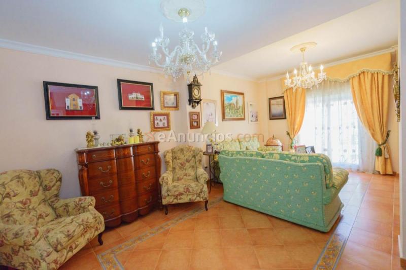 Adosado en venta en  Centro - Doña Mercedes, Dos Hermanas