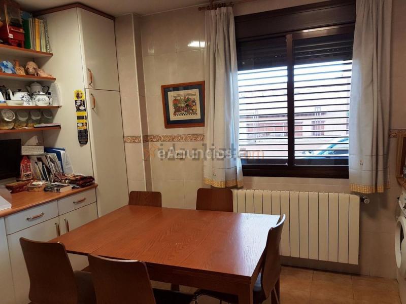 Casa en venta en  San Blas, Madrid