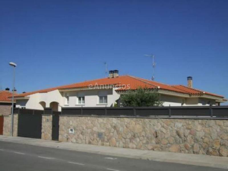 Casa en venta en Calle Acueducto, Villamayor
