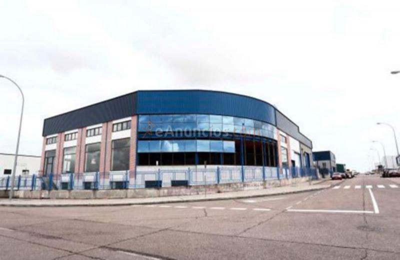 Edificio en venta en Calle primera, Carbajosa de la Sagrada