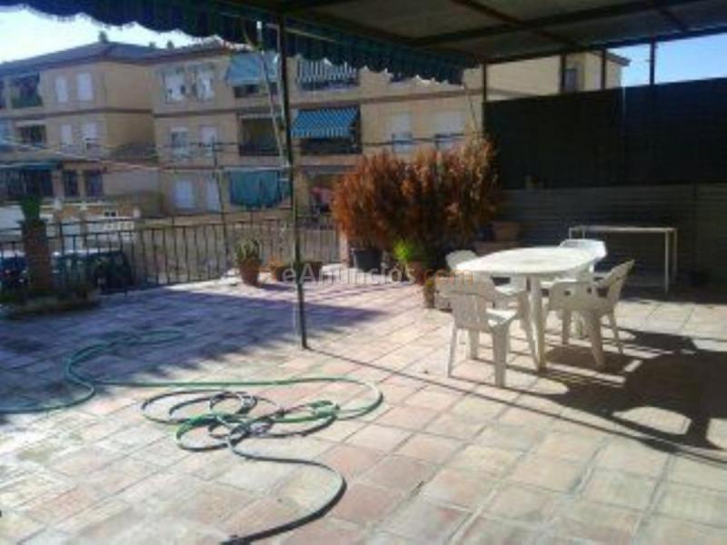 Casa en venta en  La Zubia