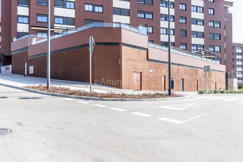 Local Comercial en alquiler en Calle ricardo bofill, Primera Fase - Nuevo Tres Cantos, Tres Cantos