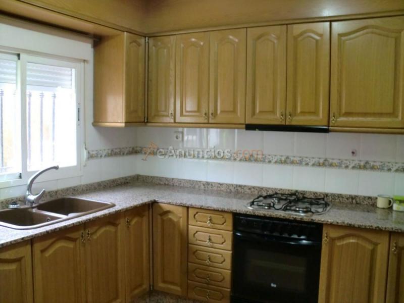 Adosado en venta en  Calle Fuente, Requena