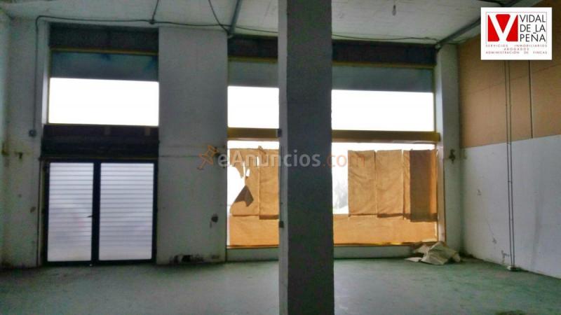 Local Comercial en alquiler en  Los Castros, Santander
