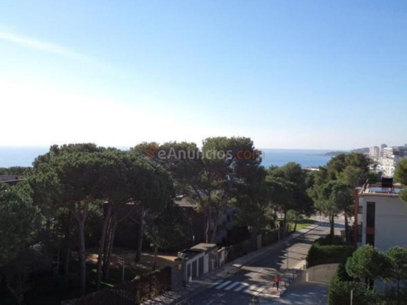 Adosado en venta en  L'Eixample, Sant Feliu de Guíxols