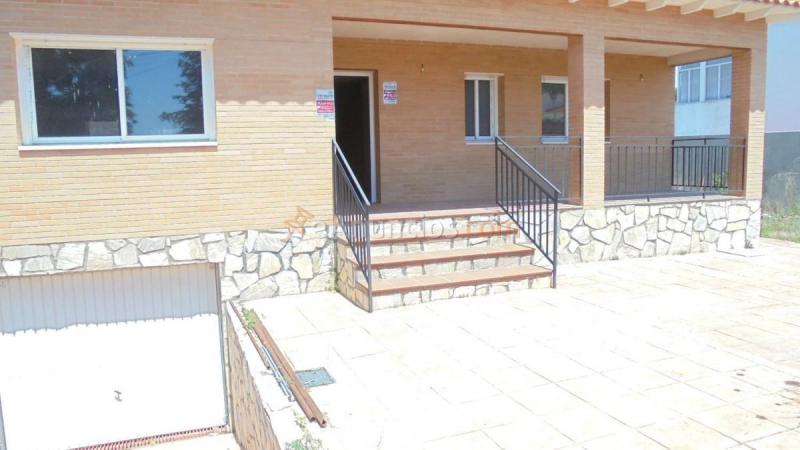 Adosado en venta en  Cedillo del Condado