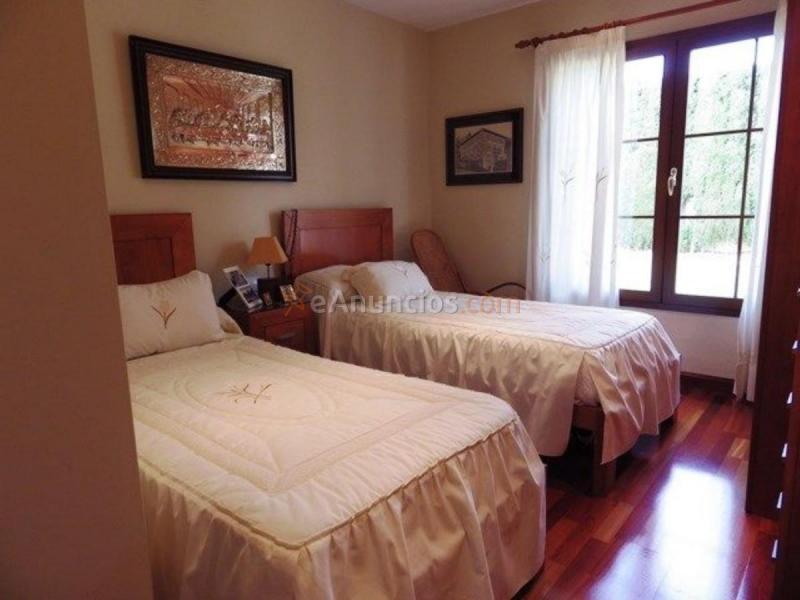 Adosado en venta en Calle Nardos, Vegas del Genil