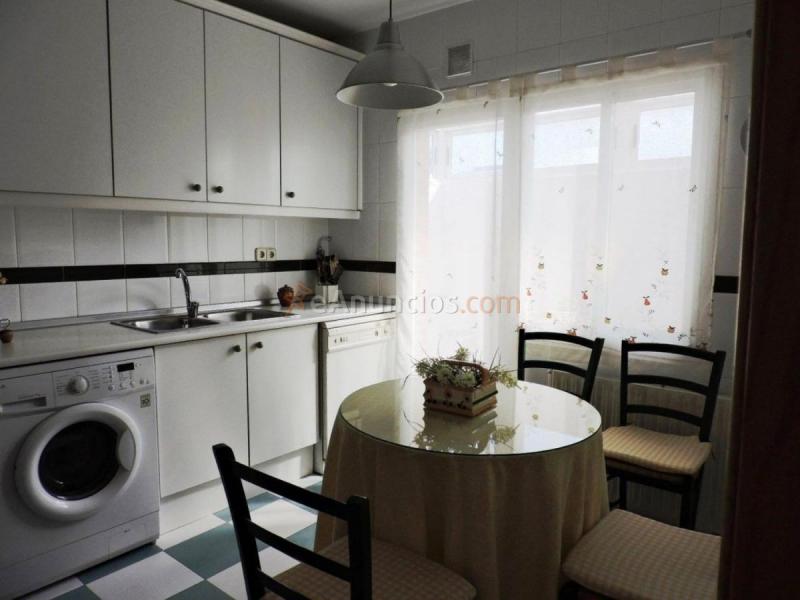 Casa en venta en  Velilla de San Antonio