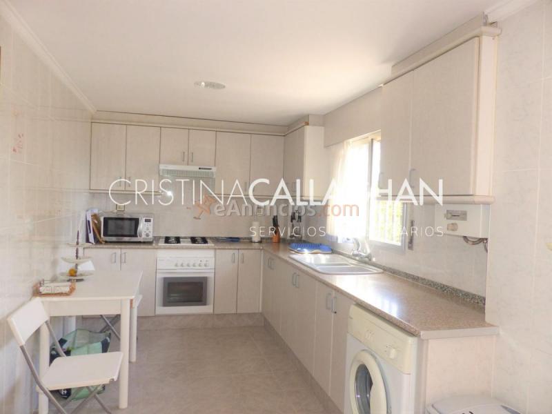 Adosado en venta en  Pla dels Aljubs, La Pobla de Vallbona