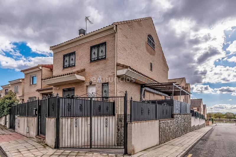 Adosado en venta en  B Estación - Cruz Roja, Illescas