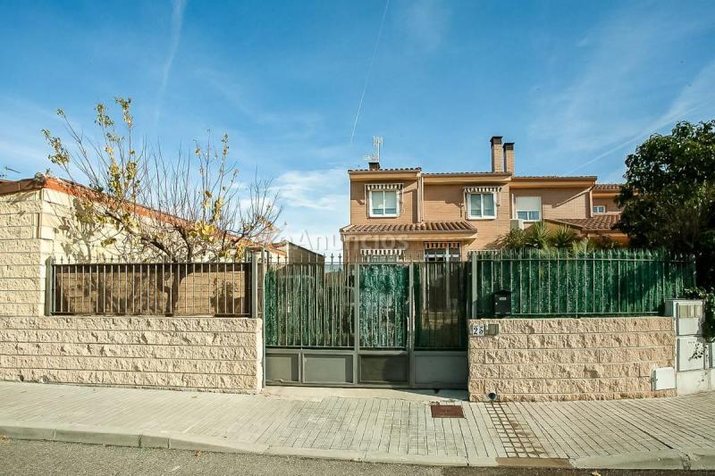 Adosado en venta en Avenida Italia, Argés