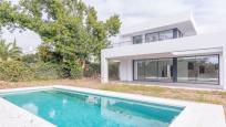 Adosado en venta en  Benamara-Atalaya, Estepona