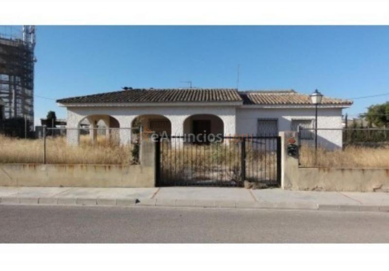 Adosado en venta en  Entrepinos, L'Eliana