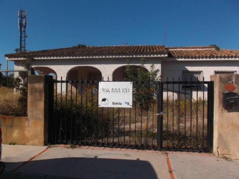 Adosado en venta en  Entrepinos, L'Eliana