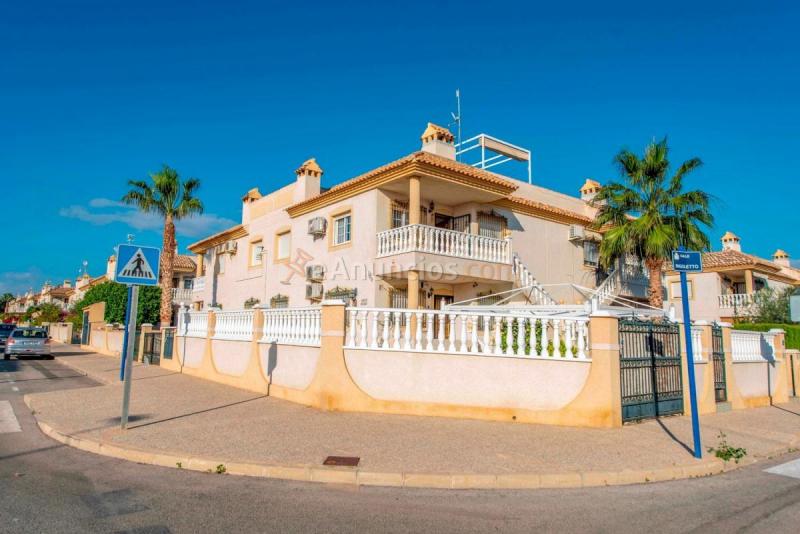 Casa en venta en Calle Rigoletto, Orihuela Costa, Orihuela