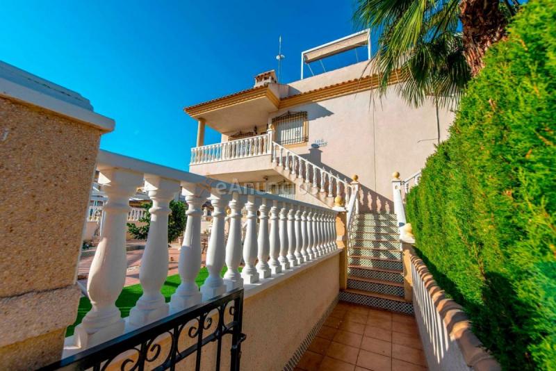 Casa en venta en Calle Rigoletto, Orihuela Costa, Orihuela