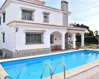 Adosado en venta en  Chilches