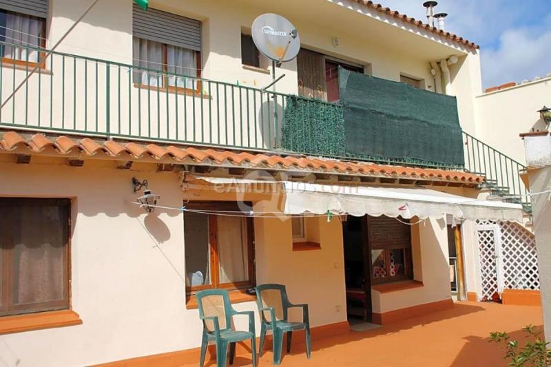 Adosado en venta en  placeta sant joan, L'Eixample, Sant Feliu de Guíxols