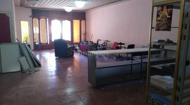 Local Comercial en alquiler en  Núcleo Urbano, La Pobla de Vallbona