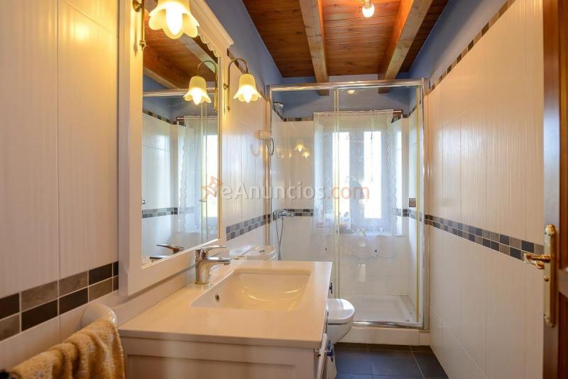 Adosado en venta en  Parres