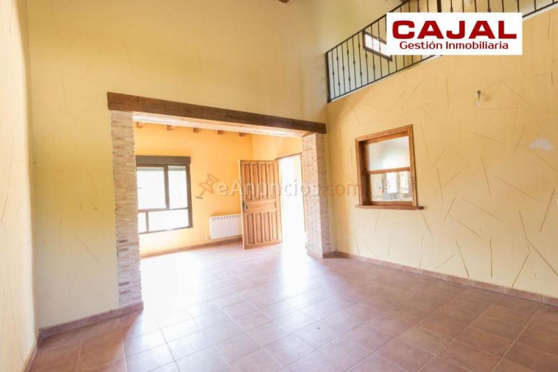 Adosado en venta en  Fresno de Cantespino