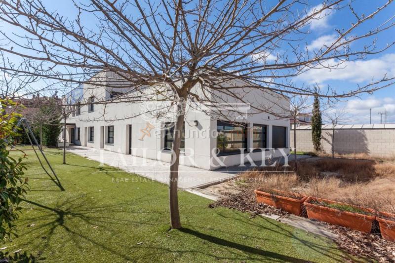 Local Comercial en venta en Calle la Cruz de la Sangre, Sevilla la Nueva